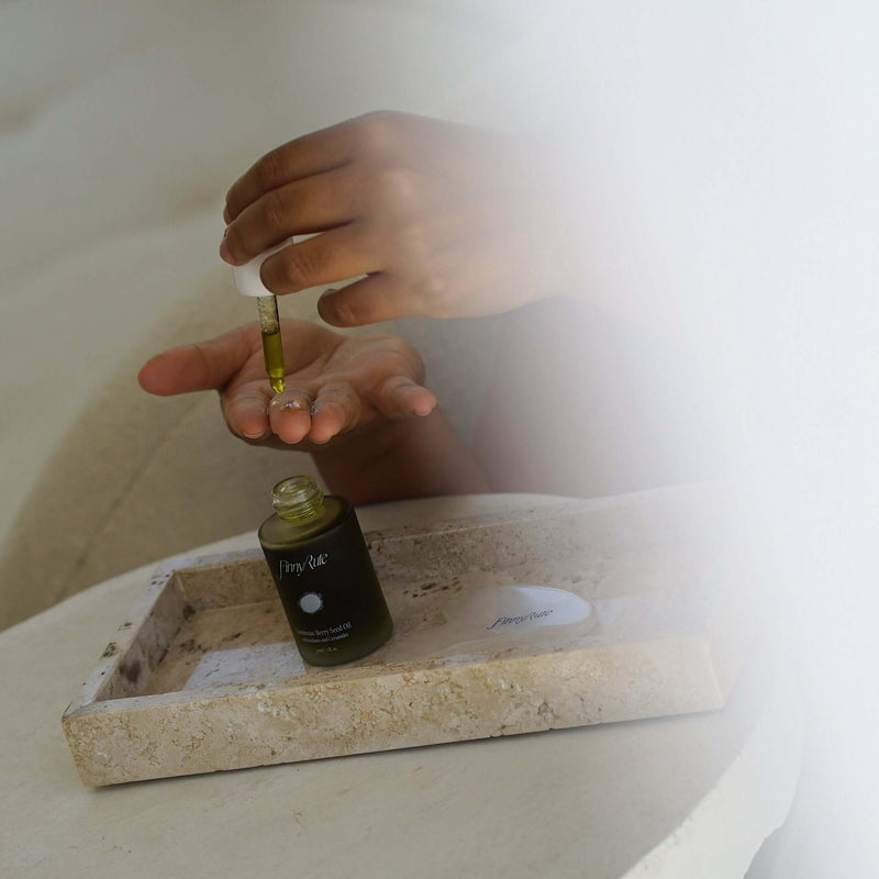 Luminous Berry Seed Oil with Antioxidants and Ceramides