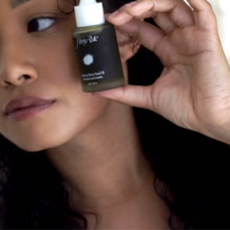 Luminous Berry Seed Oil with Antioxidants and Ceramides